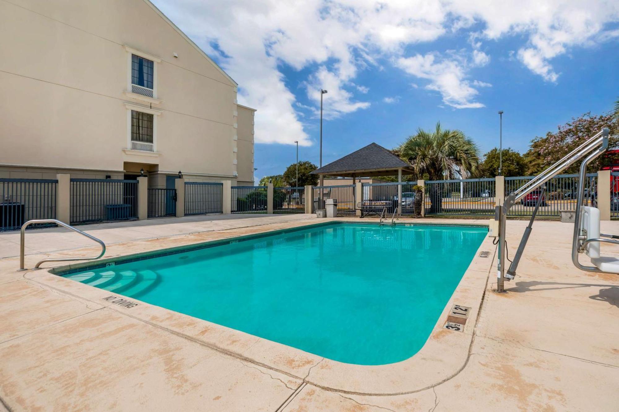 Comfort Suites Port Allen - Baton Rouge מראה חיצוני תמונה
